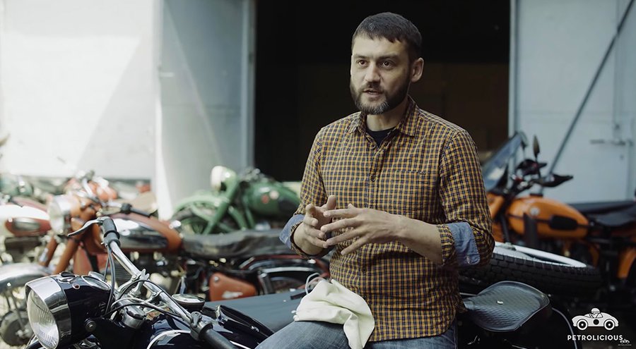 Moldoveanul care a ajuns pe Petrolicious. Restaurează şi colecţionează motociclete clasice