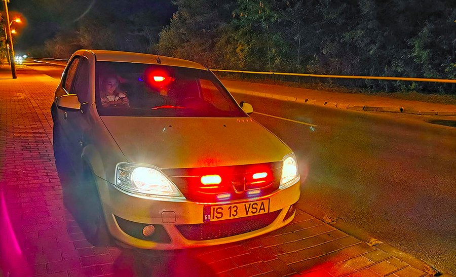 Un şofer din Moldova s-a luat la ceartă cu poliţia din Iaşi, cerând filmarea încălcării şi certificatul radarului