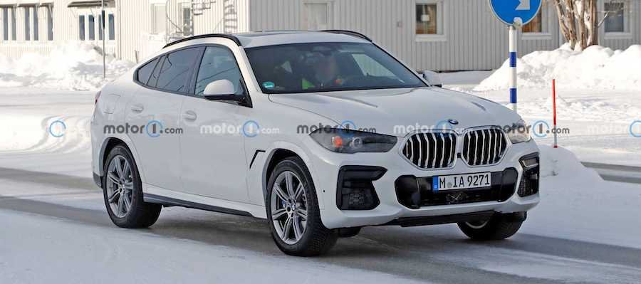 Updated BMW X6 Spied With New Interior, Lots Of Screens