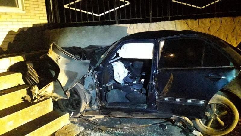 S-a izbit cu Mercedesul în gardul Mănăstirii de la Călărășeuca: Șoferul de 33 ani a decedat pe loc