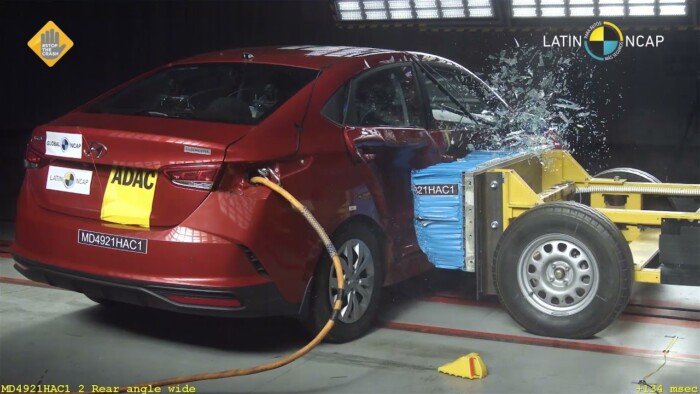 Hyundai Accent crash test