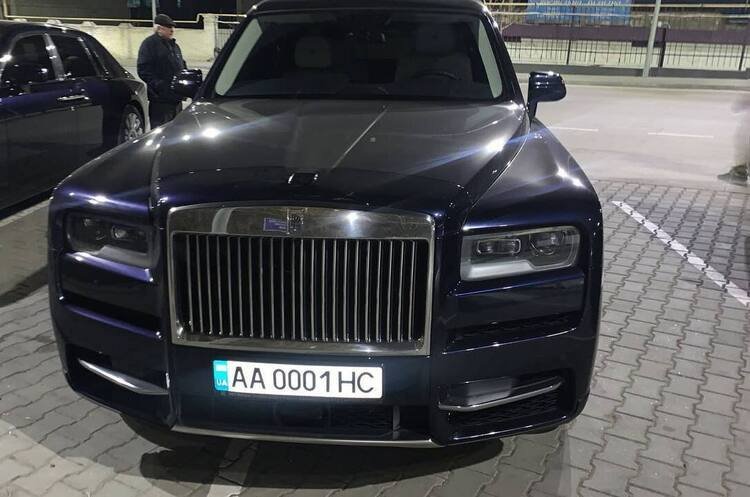 Un Rolls-Royce Phantom și două Cullinan, la un pas de a fi aduse în Moldova. Află cui aparţin